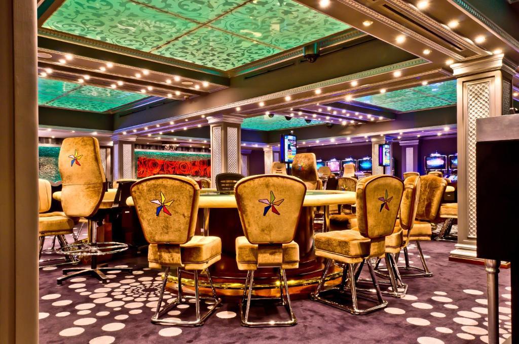 Savannah Hotel & Casino Парамарибо Экстерьер фото