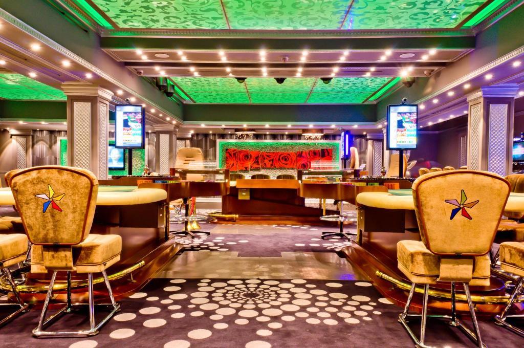 Savannah Hotel & Casino Парамарибо Экстерьер фото