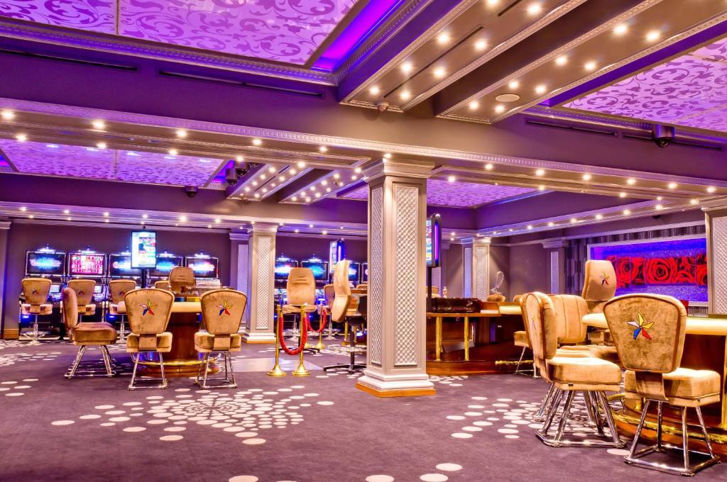 Savannah Hotel & Casino Парамарибо Экстерьер фото