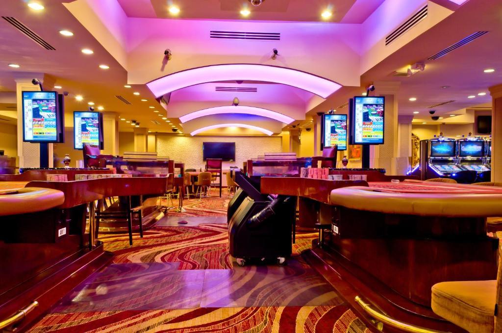 Savannah Hotel & Casino Парамарибо Экстерьер фото