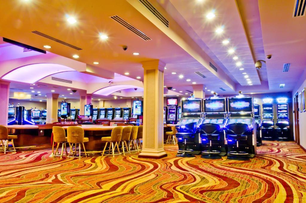 Savannah Hotel & Casino Парамарибо Экстерьер фото